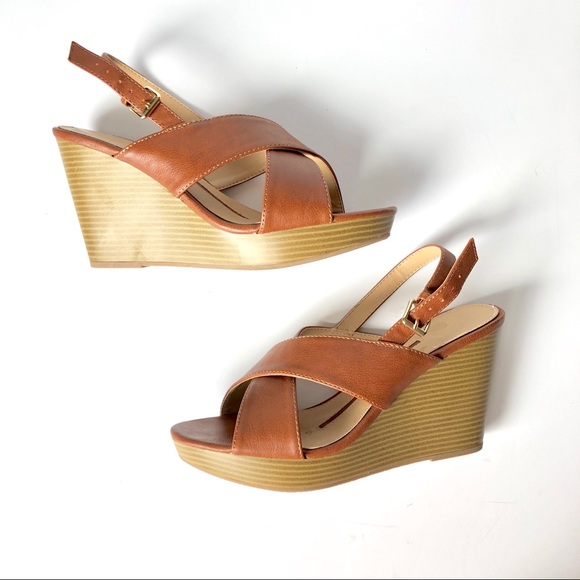 New Direction Regis Wedge Sandal - Picture 3 of 7